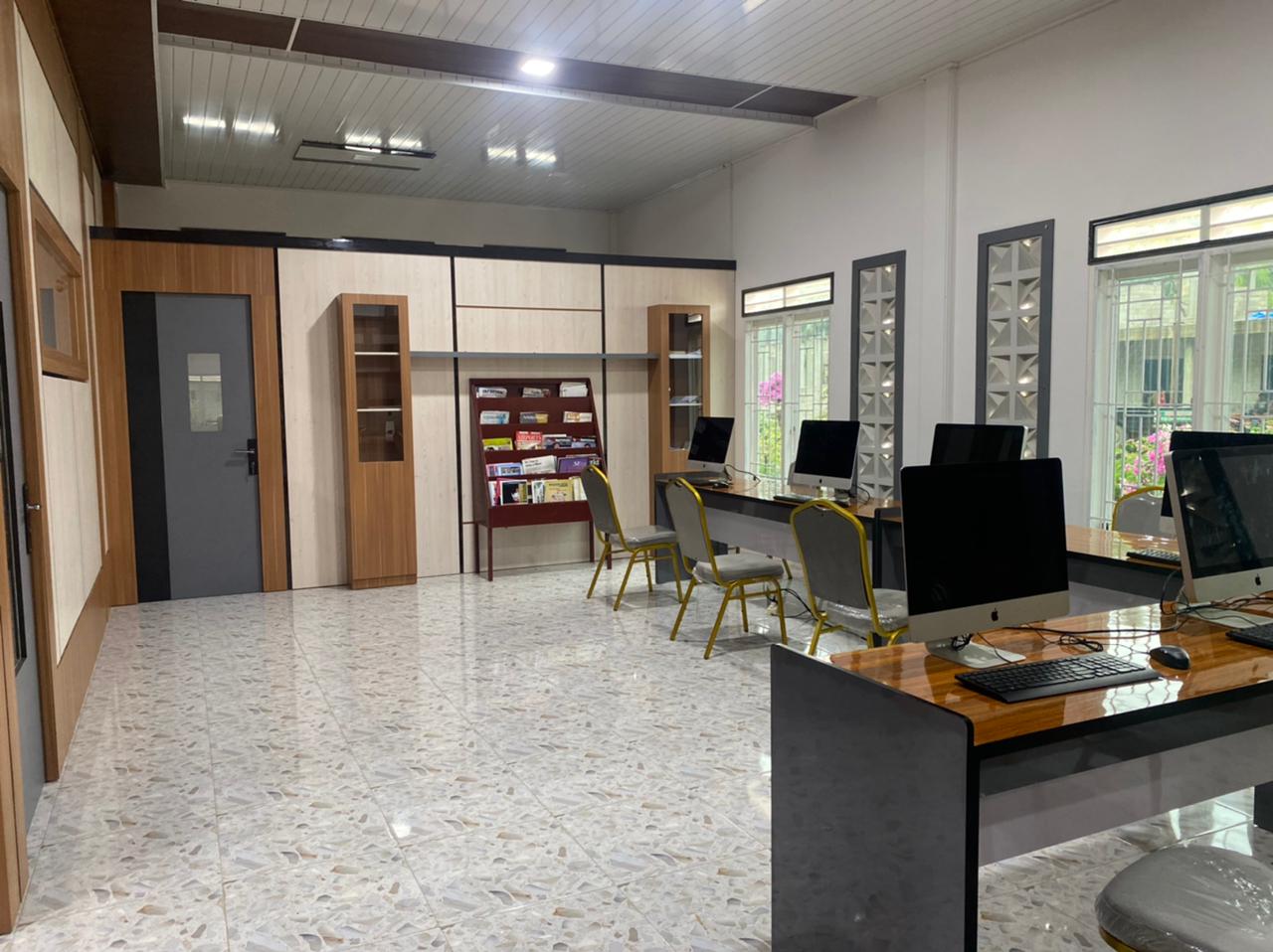 Sarana Perpustakaan 4